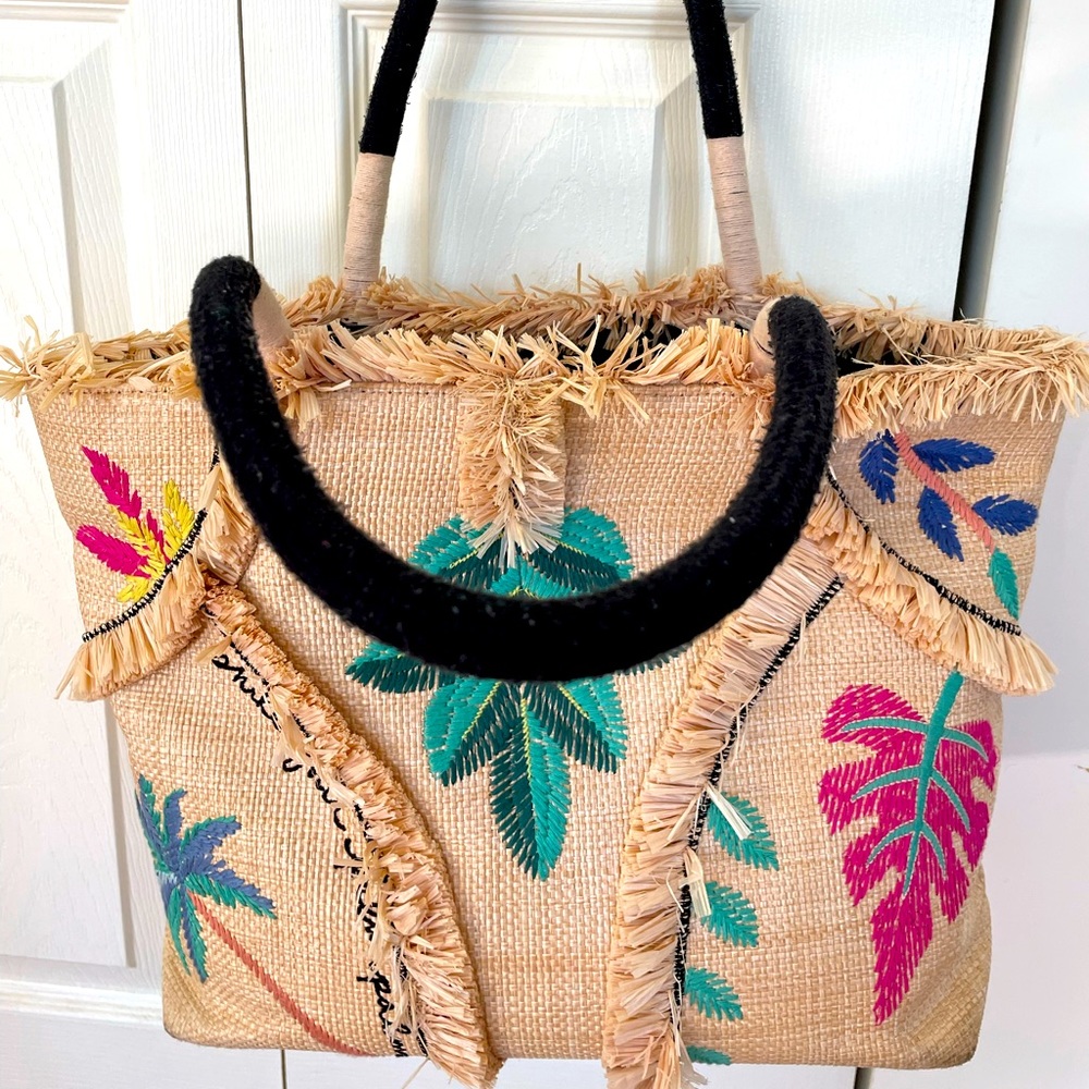 Stella & Dot beach vibes tote